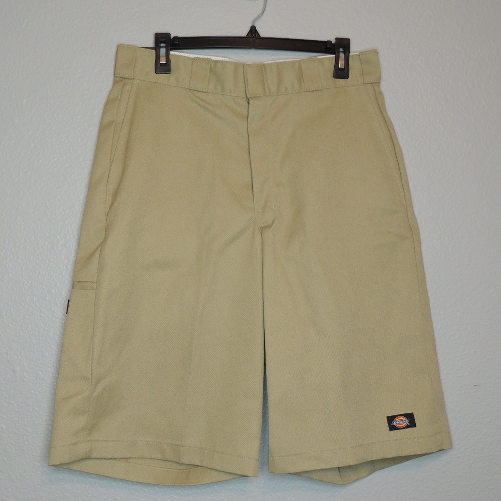NWT Dickies Loose Fit 32 Multi Pocket Work Shorts